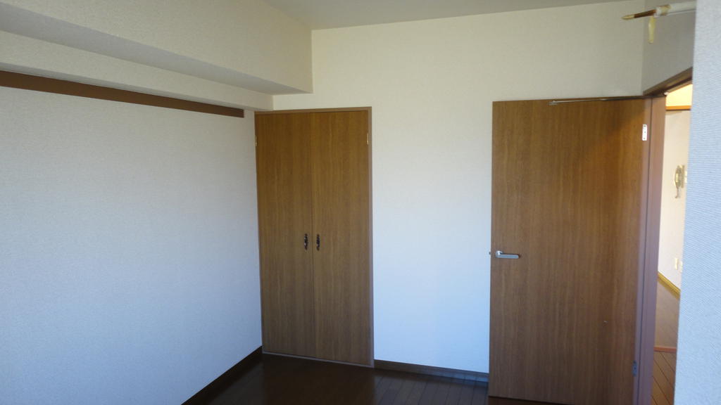Receipt. Western-style 2 room has housed in each. This is a small storage