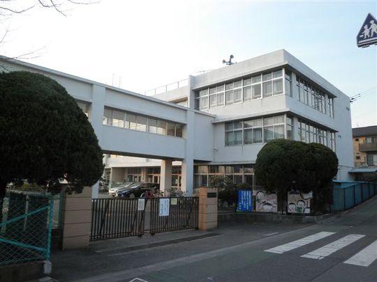 Primary school. Nakagami until elementary school 970m Nakagami elementary school 13-minute walk (about 970m)