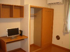 Living and room. 1F is a picture of.