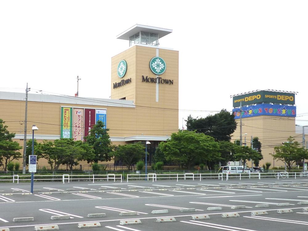 Shopping centre. Until Mori Town 1088m