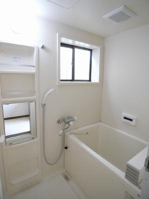 Bath. Bright bath with with windows
