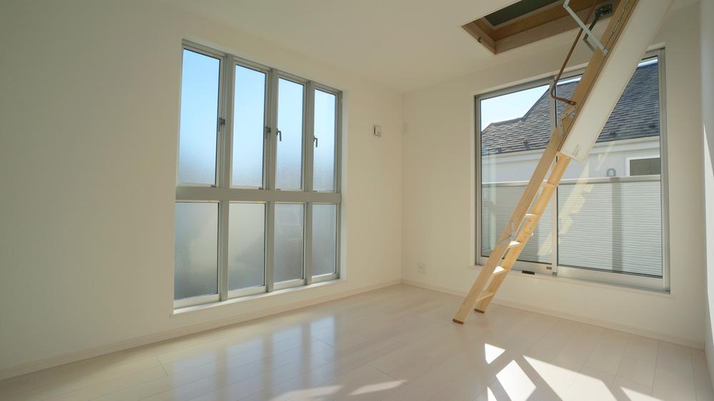 Other introspection. Western style room