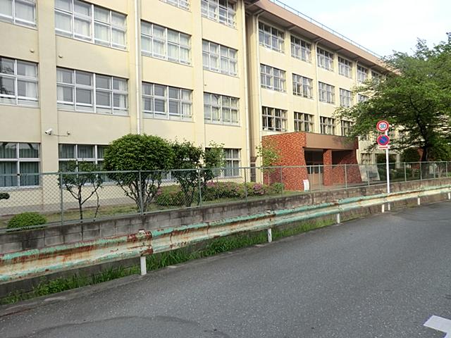 Junior high school. Akishima 1207m to stand Tama side junior high school