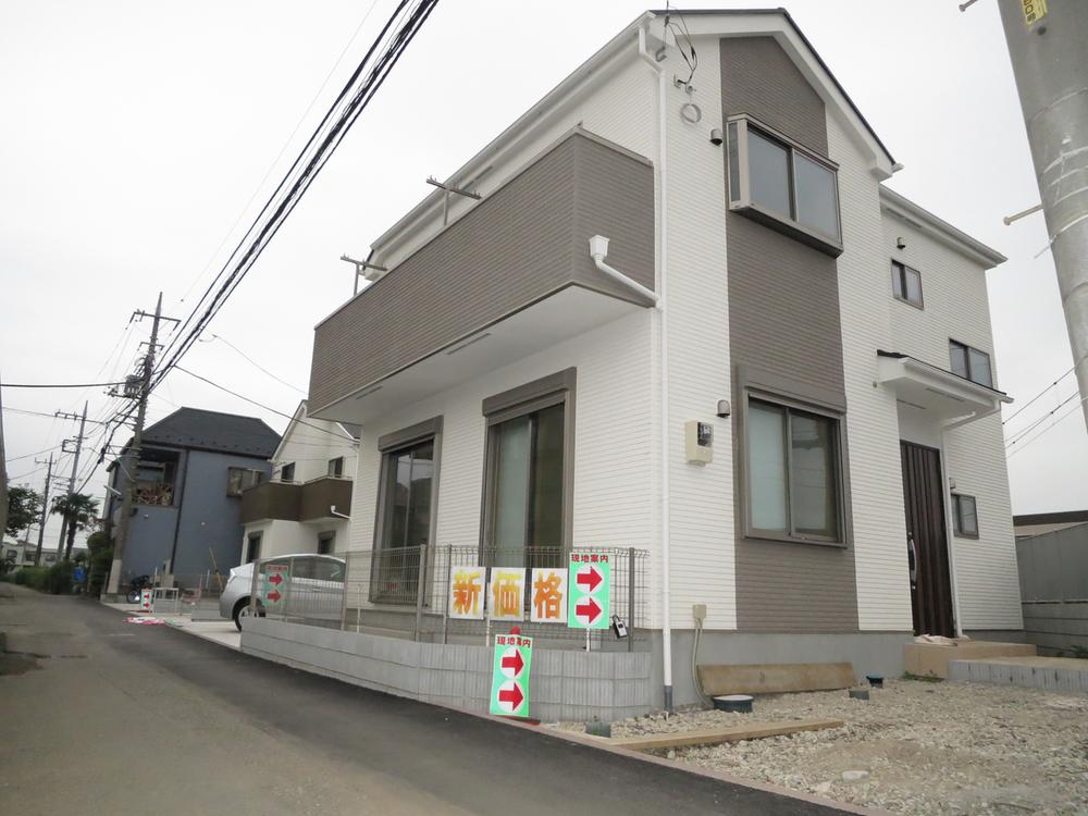 Local appearance photo. Indoor (11 May 2011) Shooting