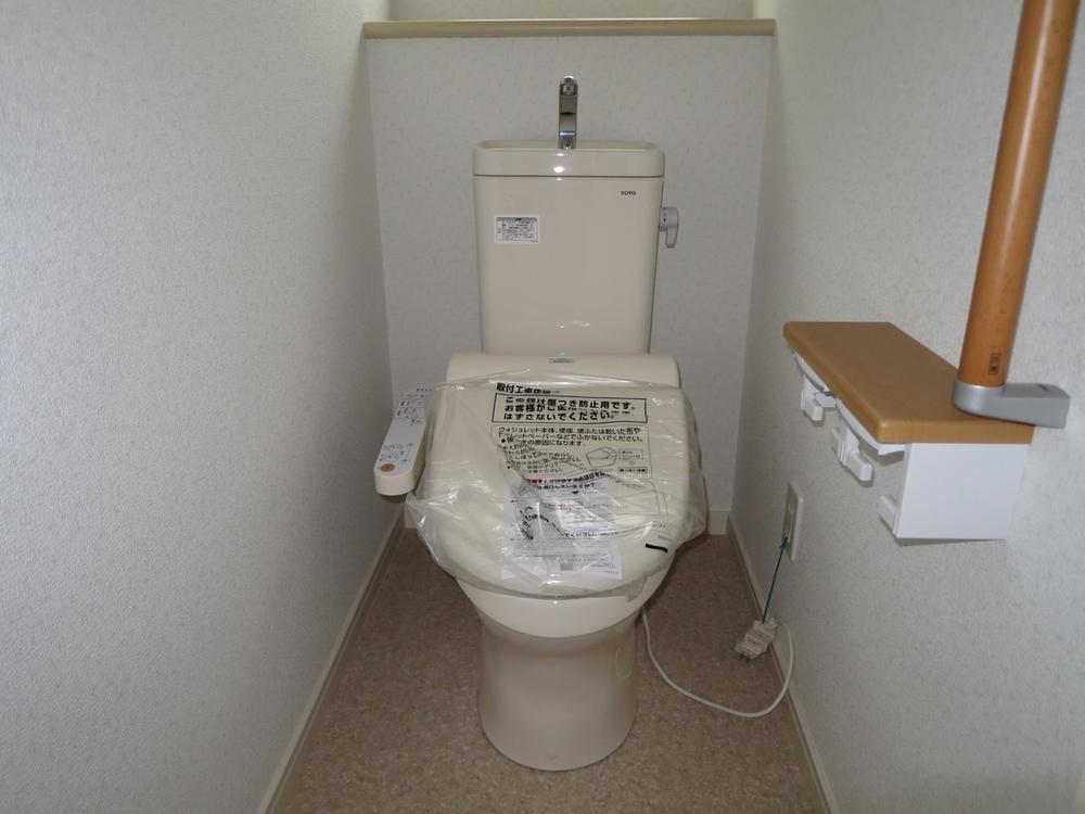 Toilet. Indoor (11 May 2011) Shooting