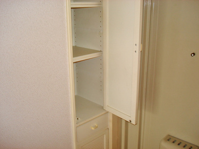 Entrance. Cupboard