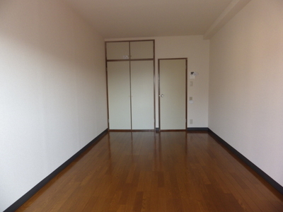 Living and room. Room 2
