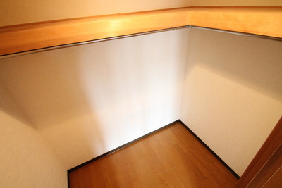 Receipt. Walk-in closet
