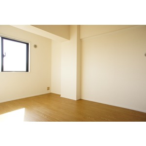 Living and room. West Western-style 6 Pledge