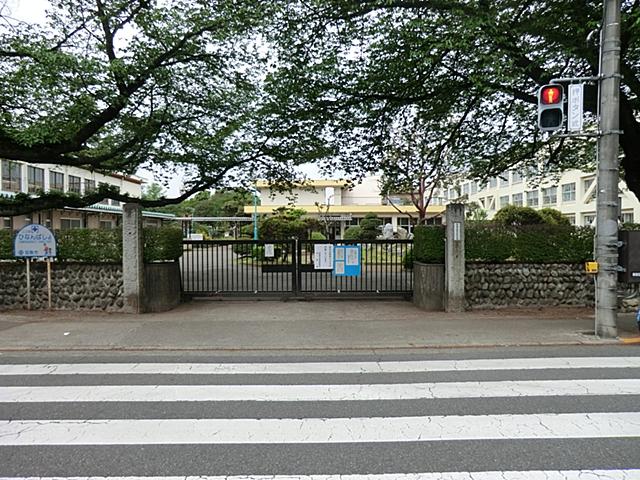 Primary school. Akishima Municipal Fujimi 690m up the hill elementary school