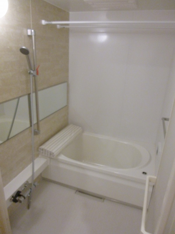 Bath. Let's heal the fatigue of the day