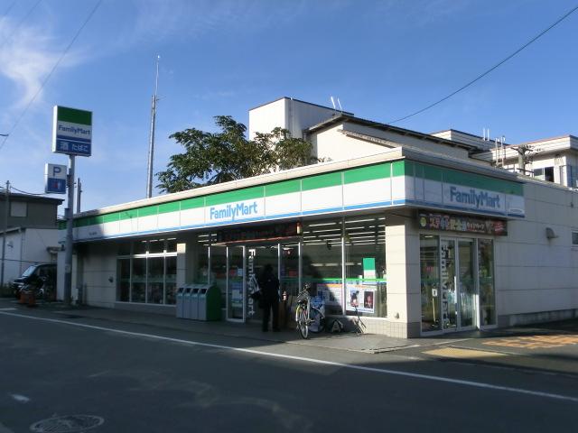 Convenience store. 450m to FamilyMart