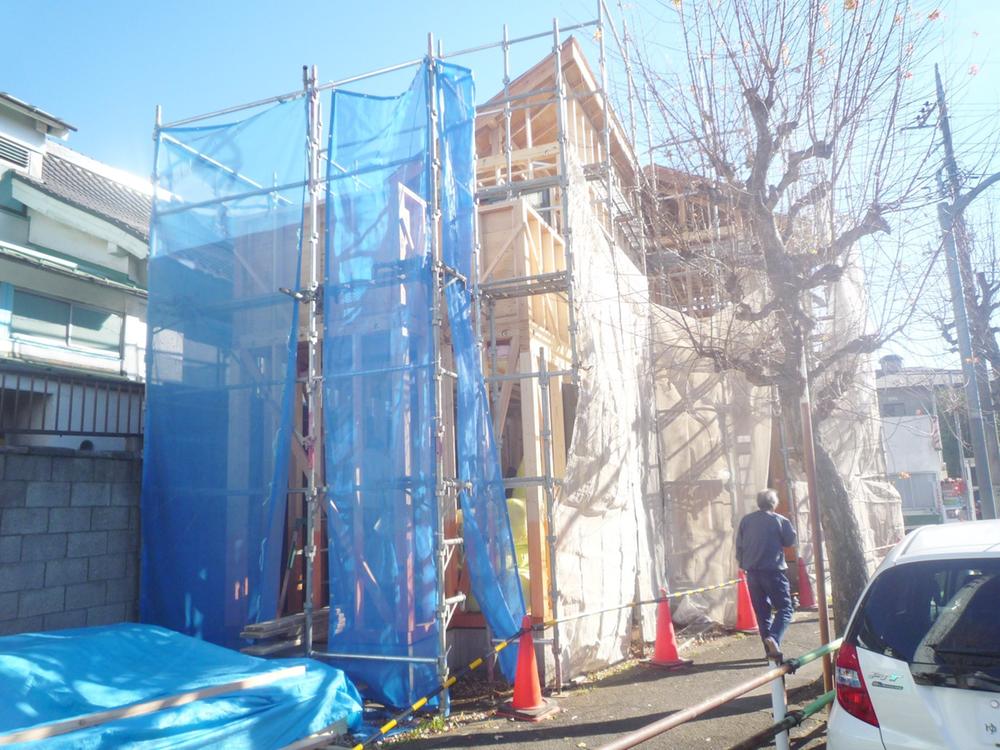 Local photos, including front road. 2013.12.16 shooting