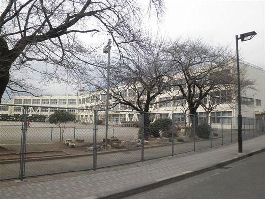 Primary school. Haijima 15m Haijima third elementary school until the third elementary school 1 minute walk (about 15m)