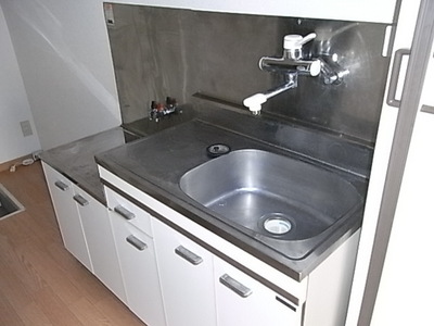 Kitchen. Two-burner gas stove installation Allowed