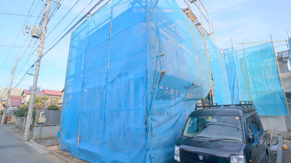 Local appearance photo. Local (12 May 2013) Shooting