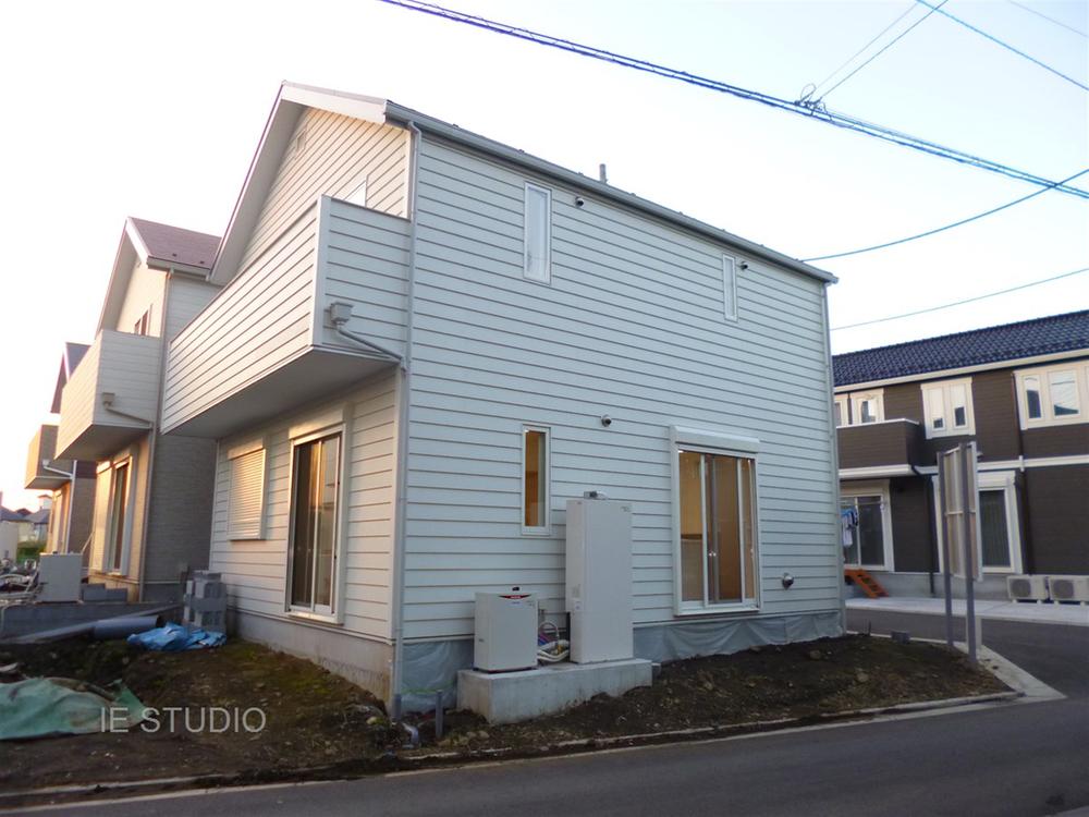 Local appearance photo. Local (11 May 2013) Shooting