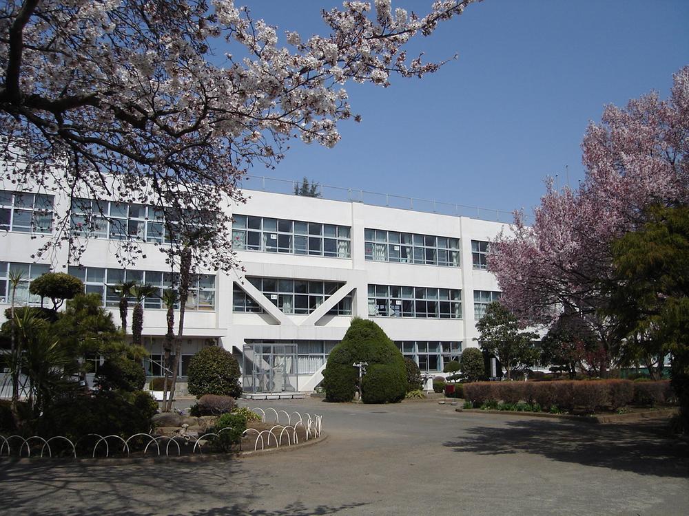 Primary school. Akishima Tatsuhigashi to elementary school 540m