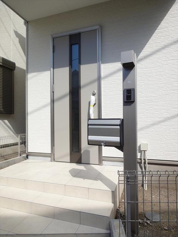 Entrance. (October 2013) Shooting