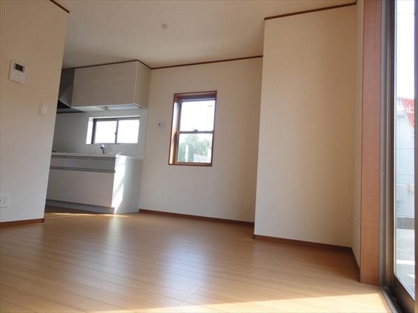 Living. (October 2013) Shooting