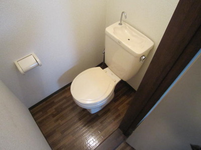 Toilet. ☆ Clean toilets ☆