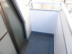 Other Equipment. Laundry Area Available ☆