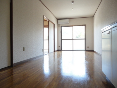 Living and room. Spacious 12-quires of LDK! ! 