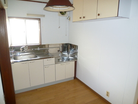 Kitchen. Gas stove can be installed