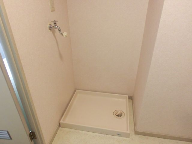 Other room space. It can be in the washroom put the washing machine ☆