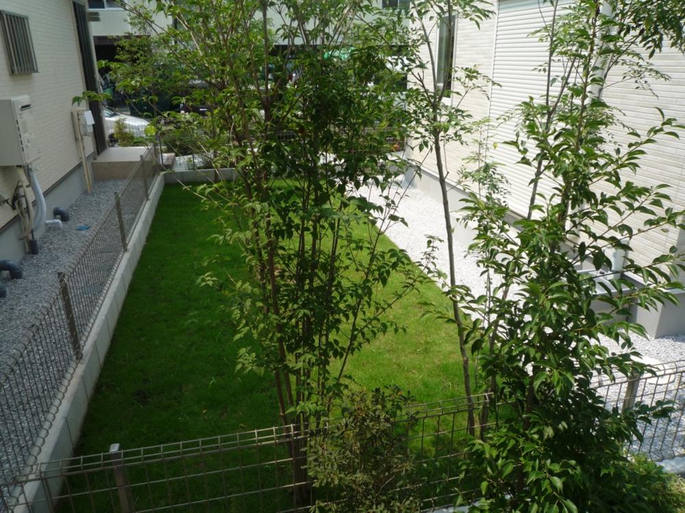 Garden. 1 Building site (August 12, 2013) Shooting