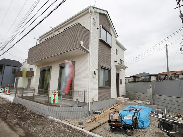 Local appearance photo. 5 Building Nearing completion