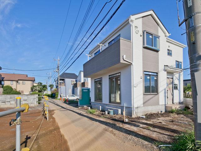 Local appearance photo. Field landscape Nearing completion