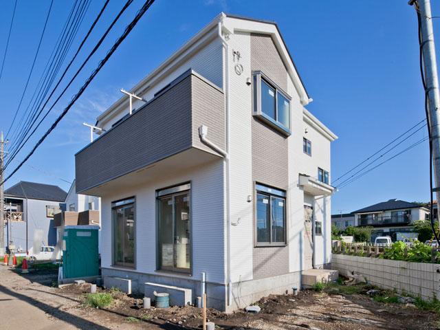 Local appearance photo. 5 Building Nearing completion