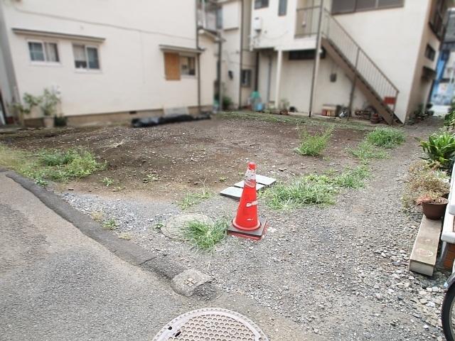 Local appearance photo. When the vacant lot