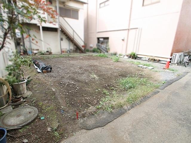 Local appearance photo. When the vacant lot