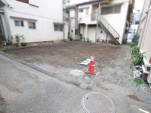 Local appearance photo. When the vacant lot