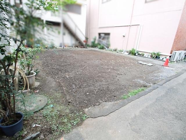 Local appearance photo. When the vacant lot