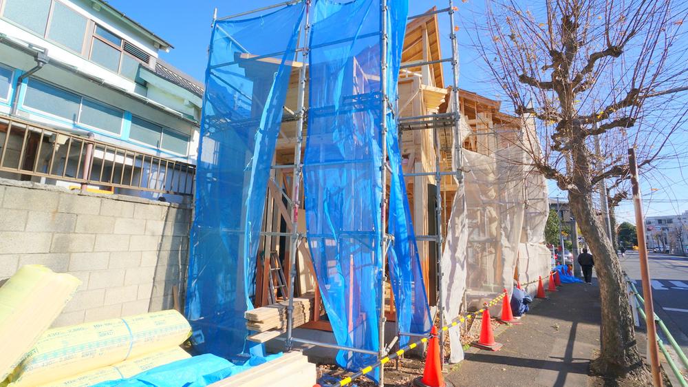 Local appearance photo. Local (12 May 2013) Shooting