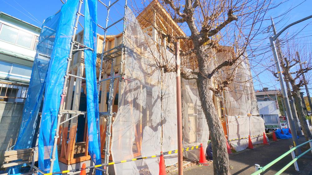 Local appearance photo. Local (12 May 2013) Shooting