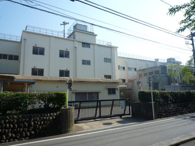 Primary school. 280m to Fujimi hill elementary school