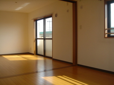 Living and room. By connecting the LDK and Western Available also as 1LDK ☆
