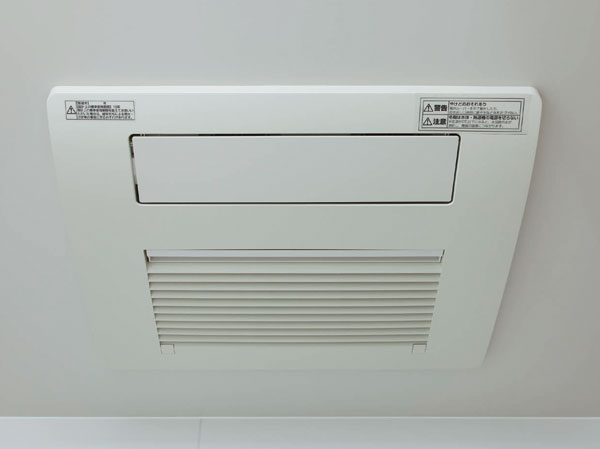 Bathing-wash room.  [Bathroom ventilation dryer] Of course, the drying of laundry, Installing a bathroom ventilation dryer also help in the suppression of mold in the bathroom. It is also useful to bathe before the pre-heating.