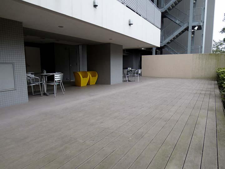 Other common areas. First floor shared deck (November 2013) Shooting