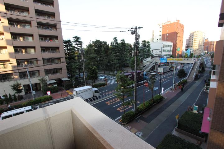 View photos from the dwelling unit. View is also good. Since the footbridge is near, Road with confidence is likely Do not cross.