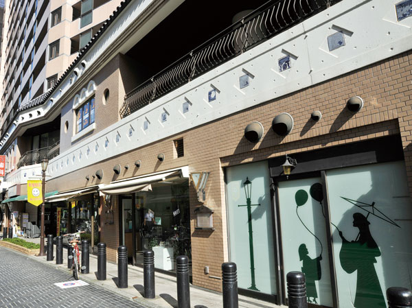 Surrounding environment. Gourmet City Machiya store (8-minute walk ・ 620m)