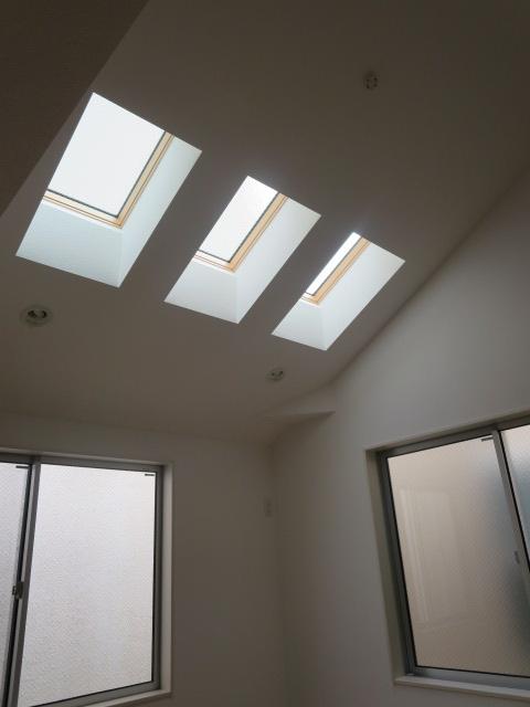 Living. Living floor heating specification