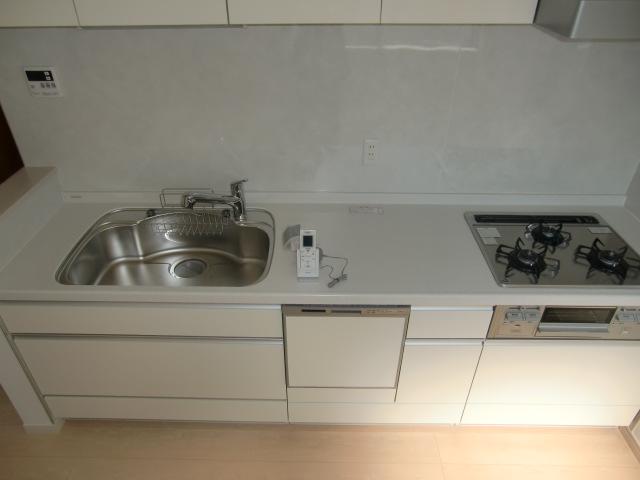 Kitchen. Water filter, Glass top stove, Dishwasher, Cleaning Easy kitchen hood, With kitchen storage lift Wall