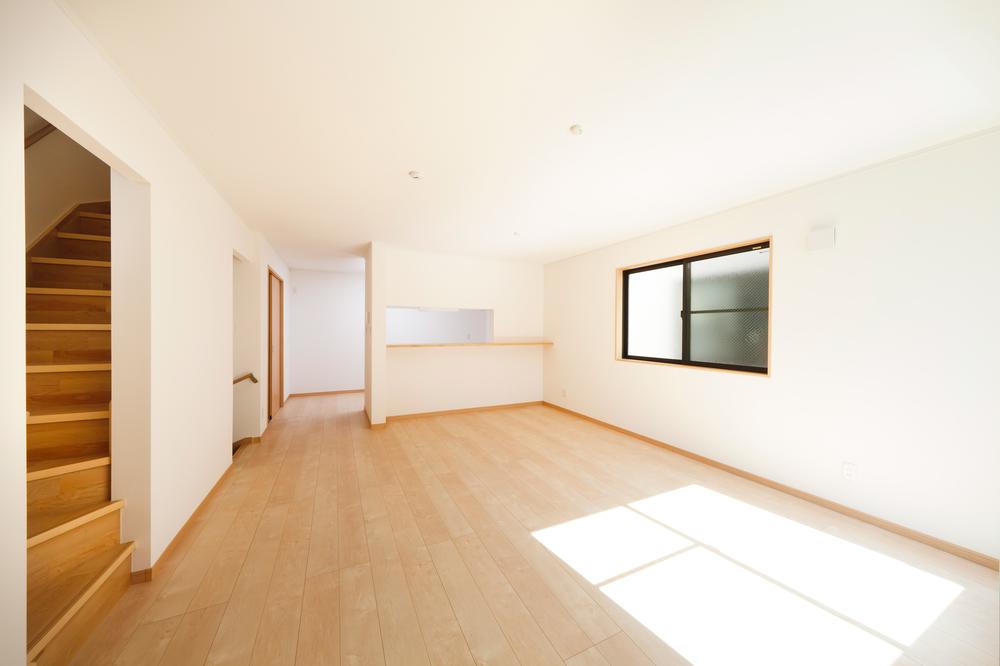 Same specifications photos (living). Same specifications