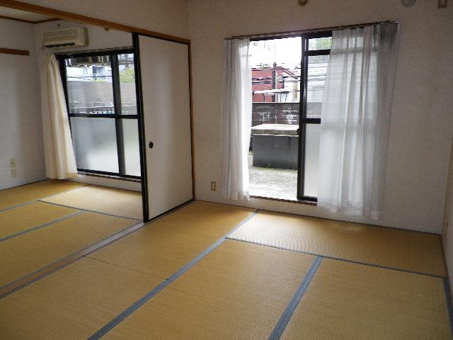 Other room space. Following Japanese-style room 6 quires