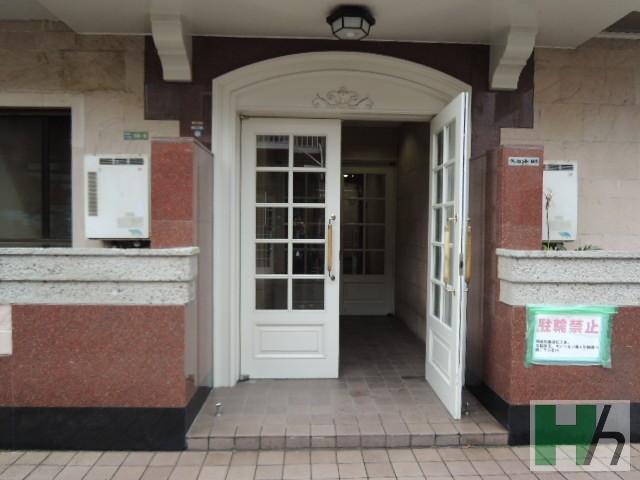 lobby. Entrance